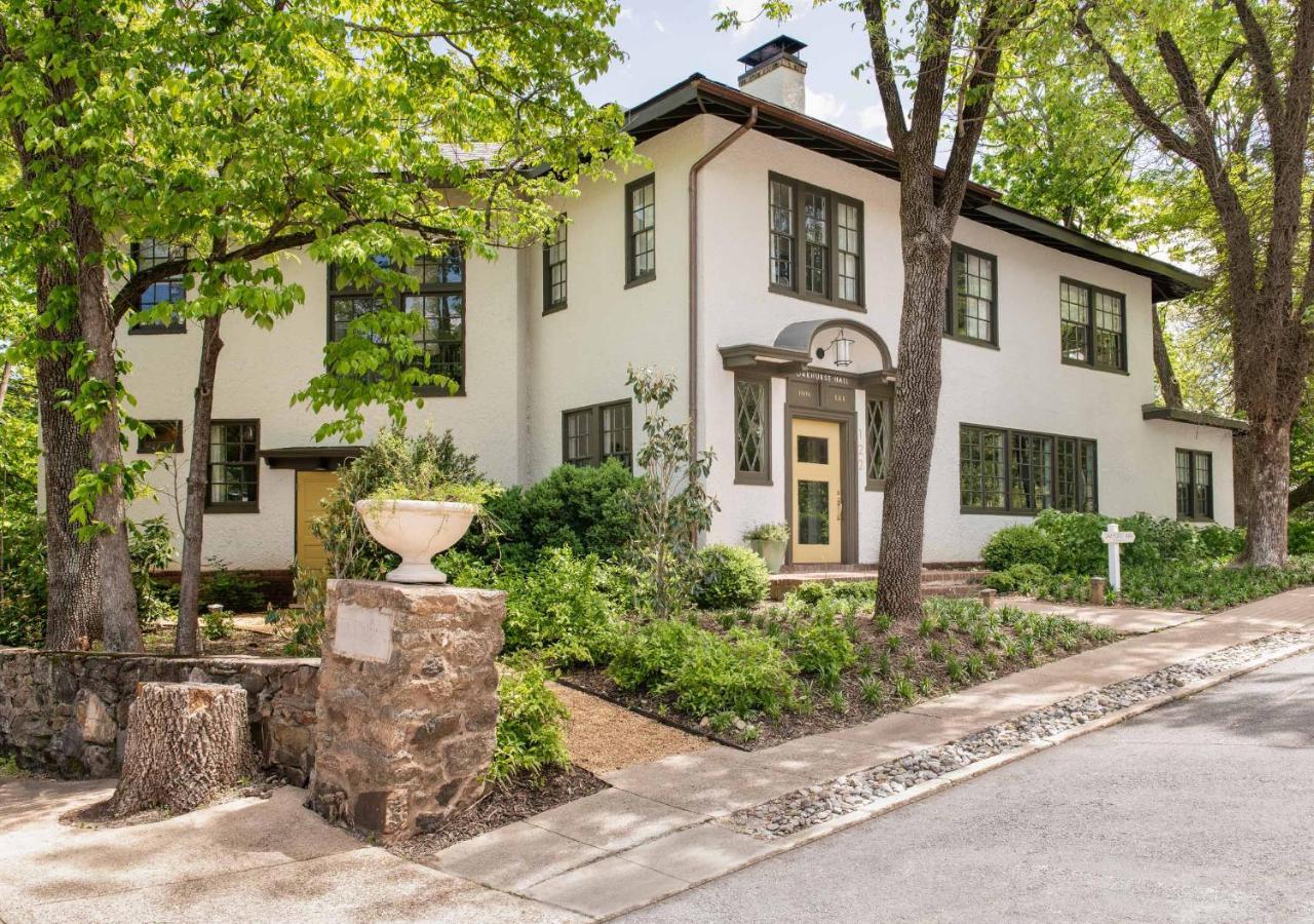 Oakhurst Inn At The University Charlottesville Extérieur photo