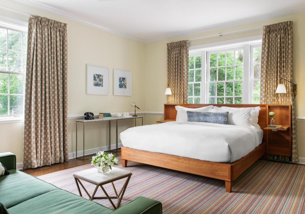 Oakhurst Inn At The University Charlottesville Extérieur photo