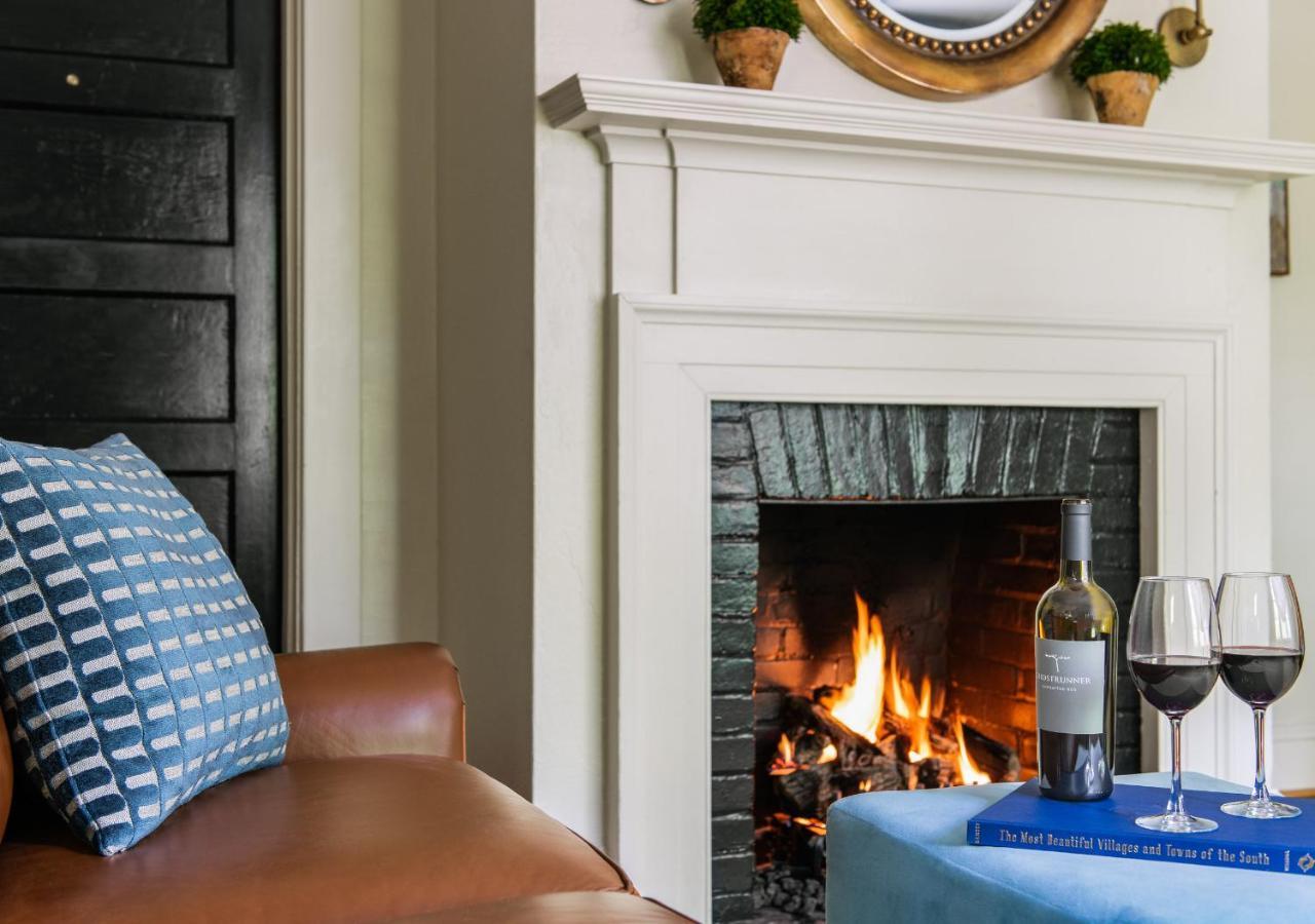 Oakhurst Inn At The University Charlottesville Extérieur photo