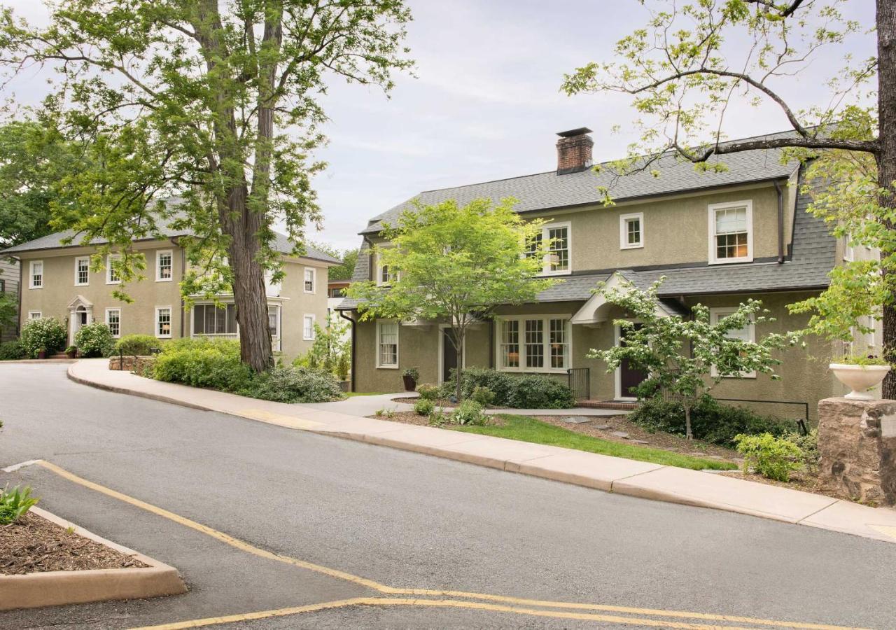 Oakhurst Inn At The University Charlottesville Extérieur photo