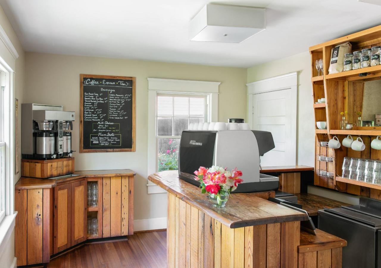 Oakhurst Inn At The University Charlottesville Extérieur photo