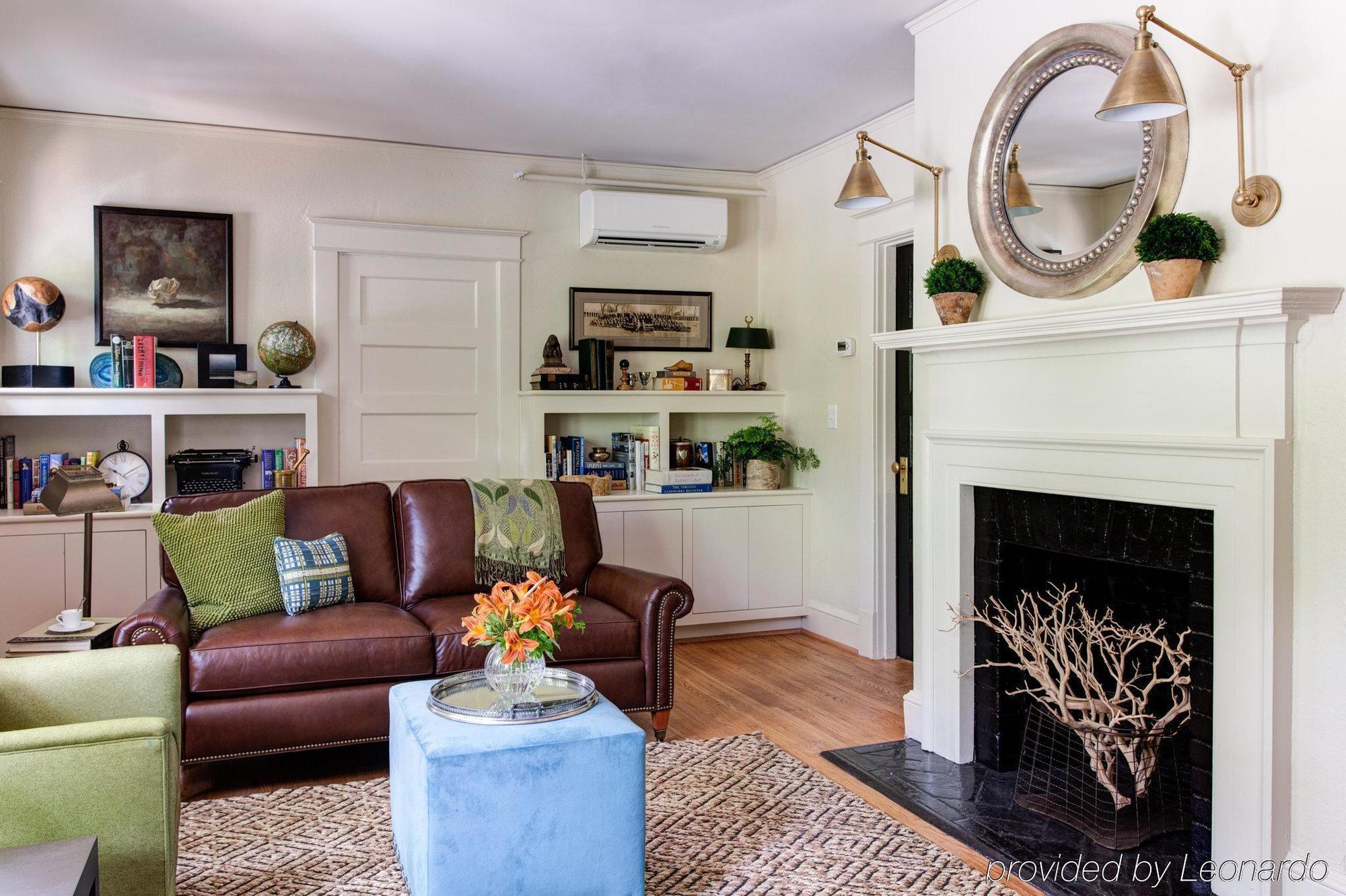Oakhurst Inn At The University Charlottesville Extérieur photo