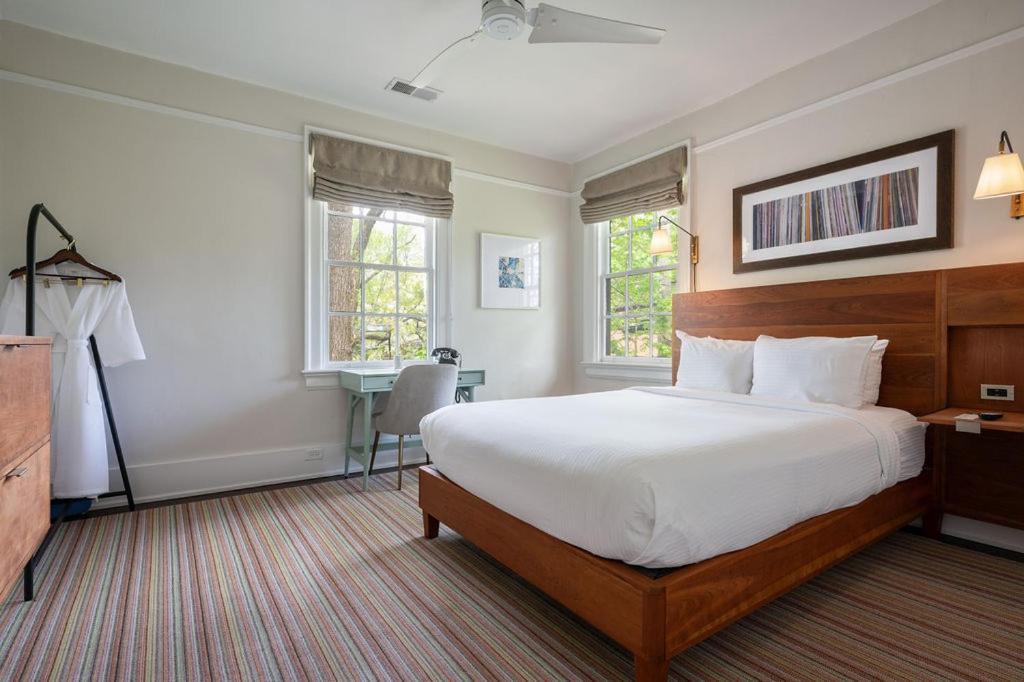 Oakhurst Inn At The University Charlottesville Extérieur photo