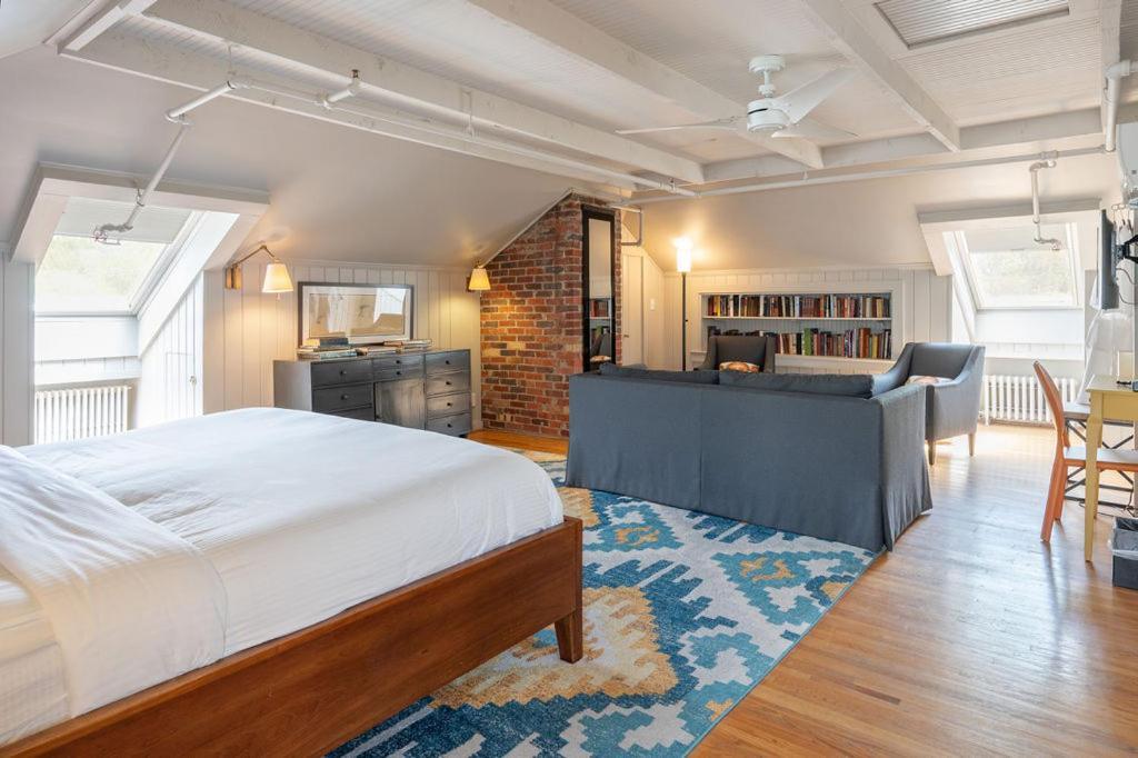 Oakhurst Inn At The University Charlottesville Extérieur photo