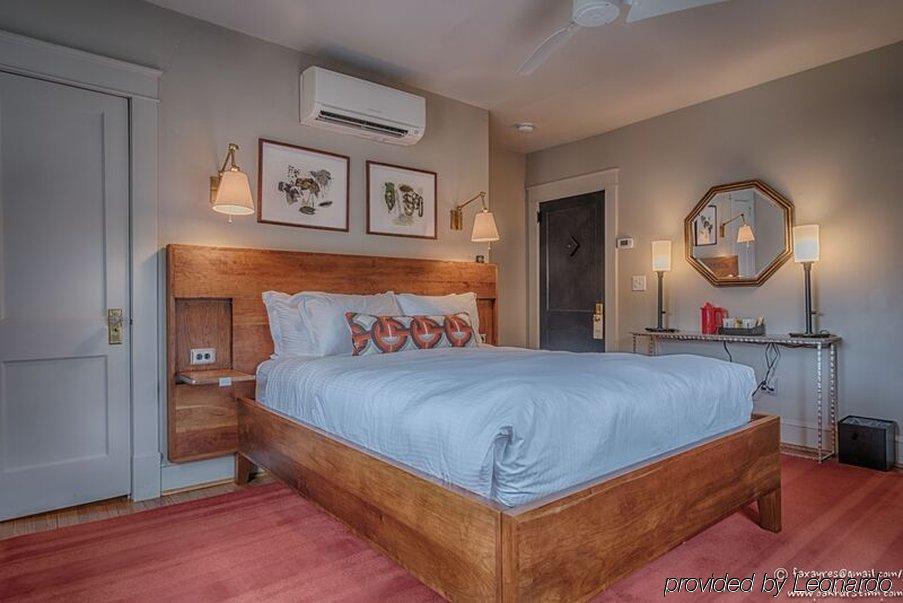 Oakhurst Inn At The University Charlottesville Extérieur photo